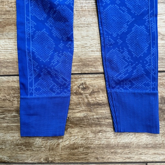 Lululemon Ebb To Street Pant Size 4 Heathered Sapphire Blue Seamless Leggings - Picture 9 of 16
